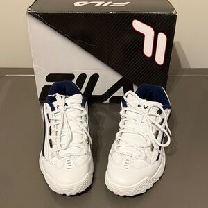 Fila - Women’s White and Navy Sneakers- Size 8.5